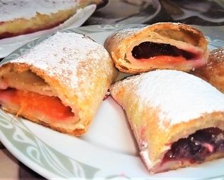 Штрудель абрикосовый из творожного теста