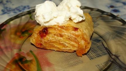 Штрудель из лаваша с яблоками