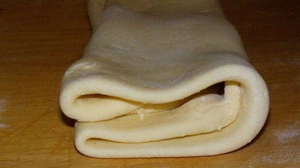 штрудель из творожного теста с лососем