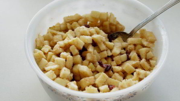 штрудель из творожного теста с яблоками и клюквой