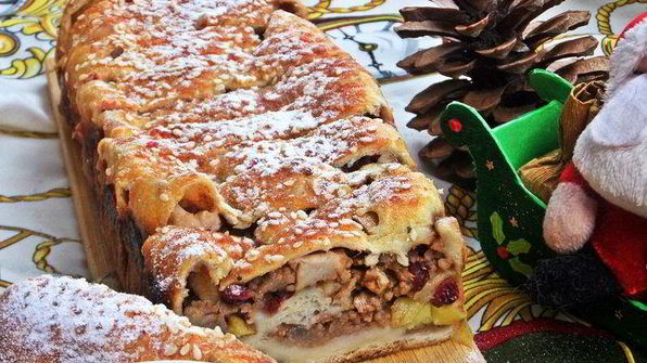 штрудель с грушей и яблоками