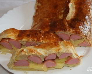 Штрудель с картошкой и сосиской