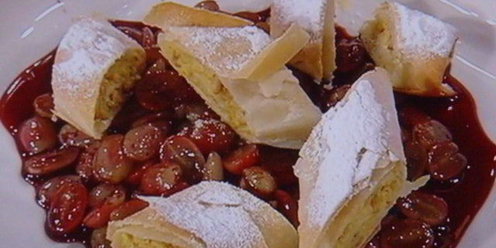 Рецепт штруделя с начинкой из козьего сыра с виноградом в портвейне