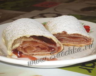 Штрудель с творогом и вишней