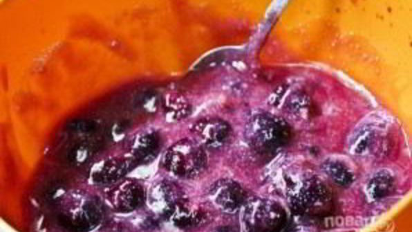 штрудель с вишней из слоеного теста