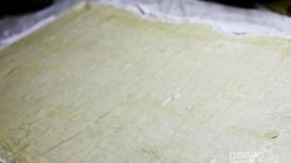 штрудель с вишней из слоеного теста