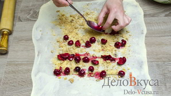 штрудель с вишней