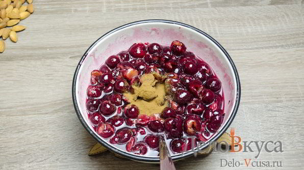 штрудель с вишней