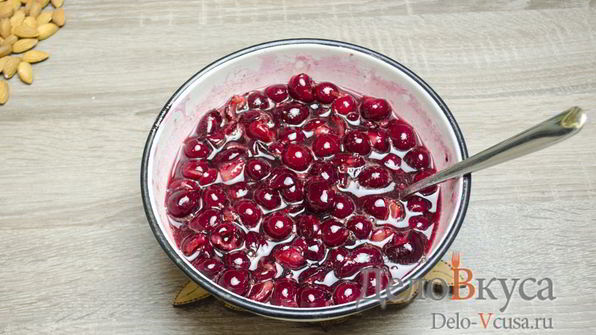 штрудель с вишней