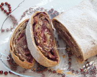 Яблочно-вишневый штрудель