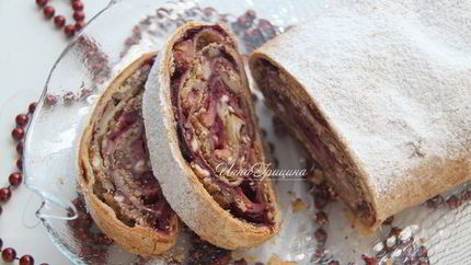 Яблочно-вишневый штрудель