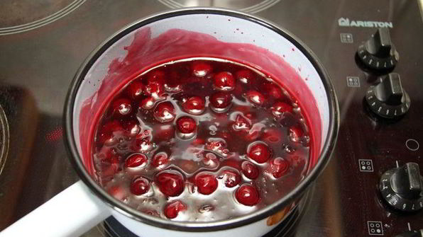 яблочно-вишневый штрудель