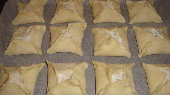 слойки по-киевски с творогом