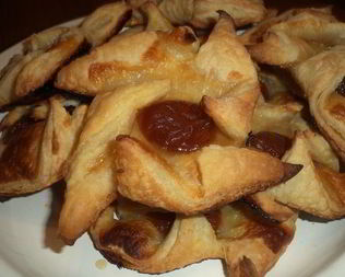 Слойки с абрикосами