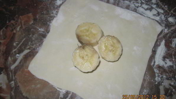 слойки с бананом и шоколадом