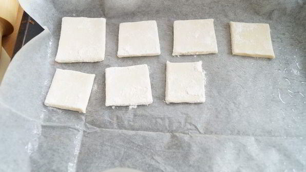 слойки с корицей и медом