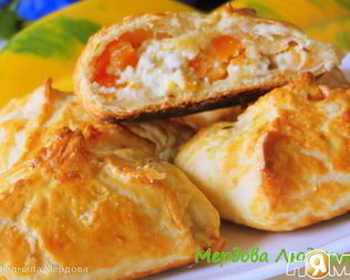 Слойки с творогом и тыквой