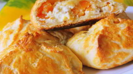 Слойки с творогом и тыквой