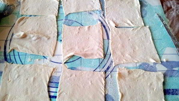 слойки с виноградом