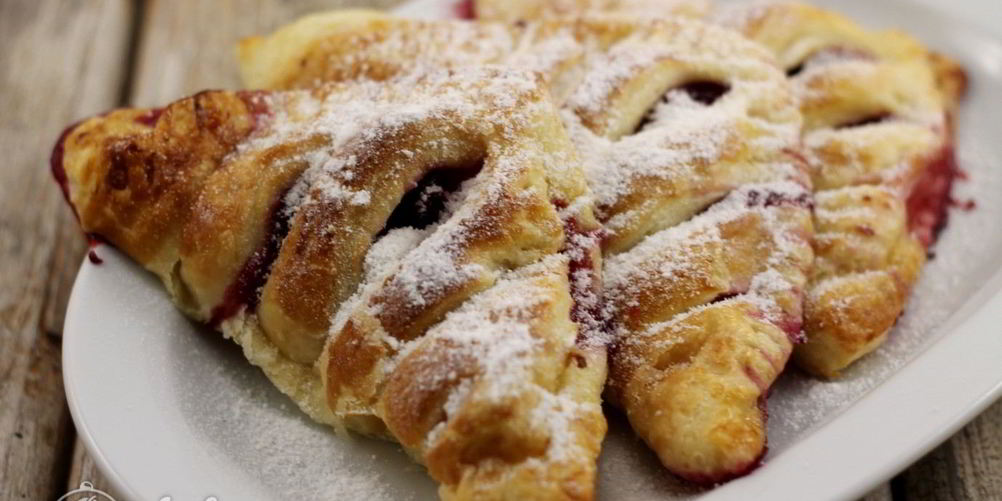 Рецепт слоек с вишней