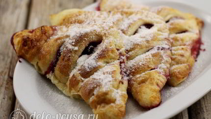 Слойки с вишней