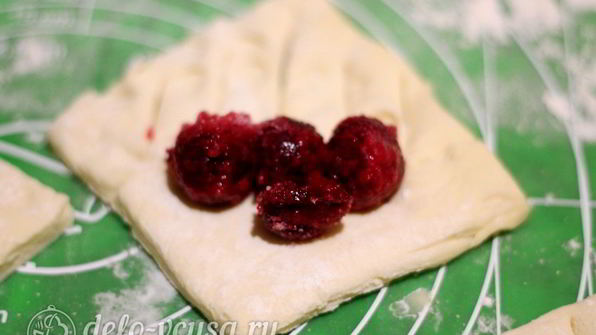 слойки с вишней