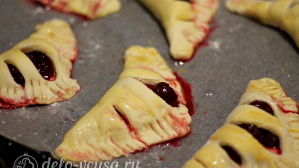 слойки с вишней