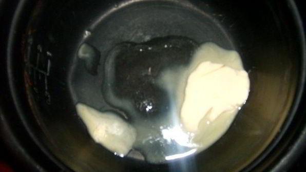 слойки солнце на тарелке