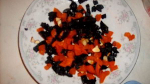 слойки солнце на тарелке