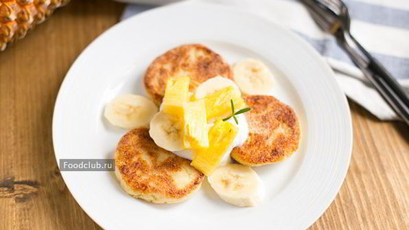 банановые сырники с ананасами