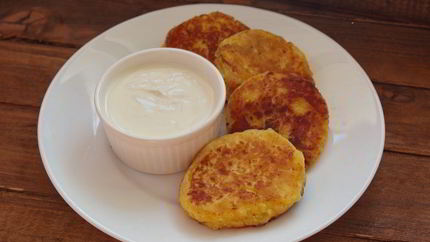 Розовые сырники