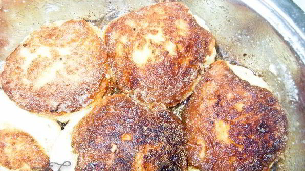 сырники под яблочным чатни с орехами