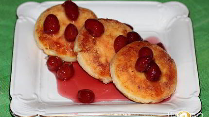 Сырники с лимонной цедрой и ванилином на манке