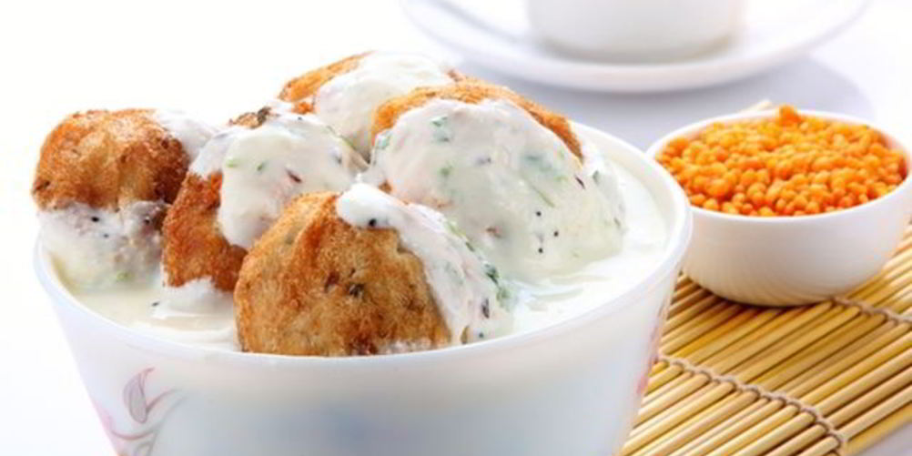 Рецепт сырников с маково-сметанным соусом