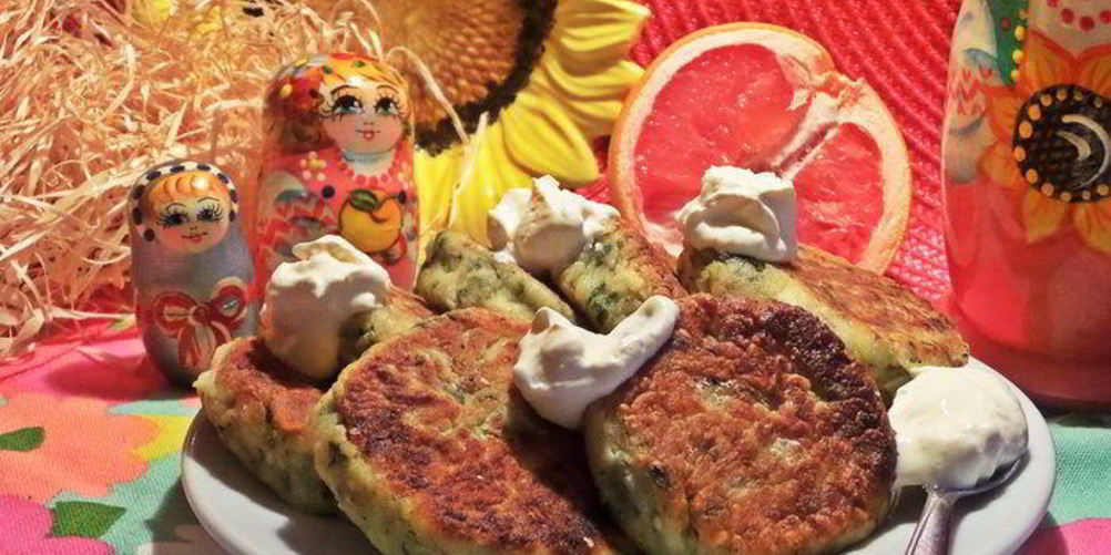 Рецепт сырников со шпинатом и кунжутом