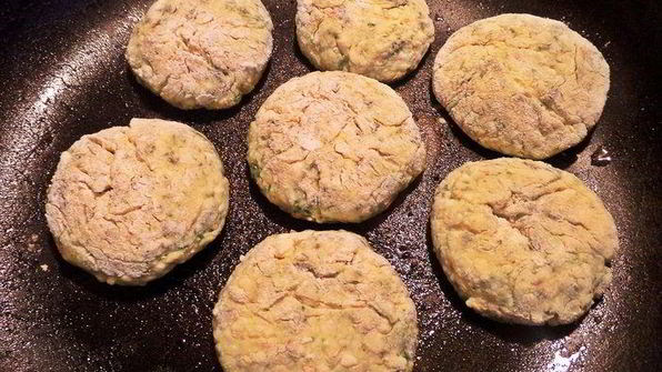 сырники со шпинатом и кунжутом