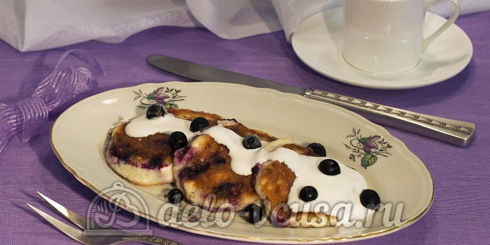 Рецепт сырников со смородиной