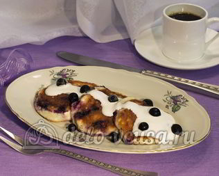 Сырники со смородиной