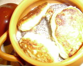 Сырники в маковом соусе