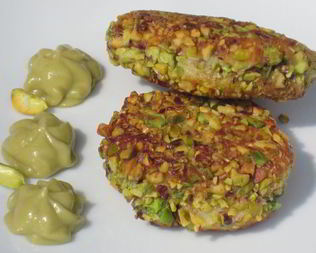 Сырники в ореховой панировке с фисташковым кремом