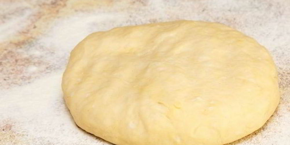 Рецепт быстрого теста на кефире для пирожков