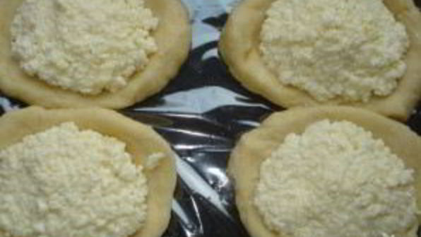 дрожжевое тесто с творогом в духовке