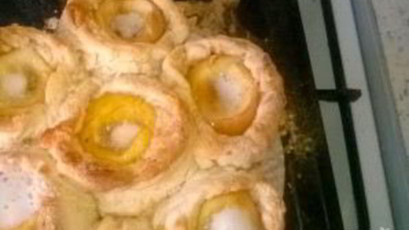 дрожжевое тесто с яблоками