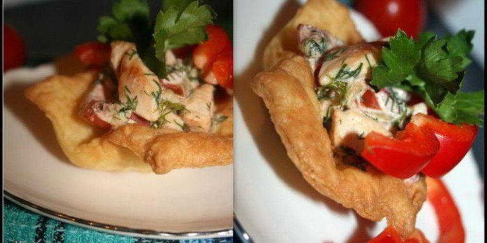Рецепт хрустящих корзинок с курицей из домашнего слоеного теста