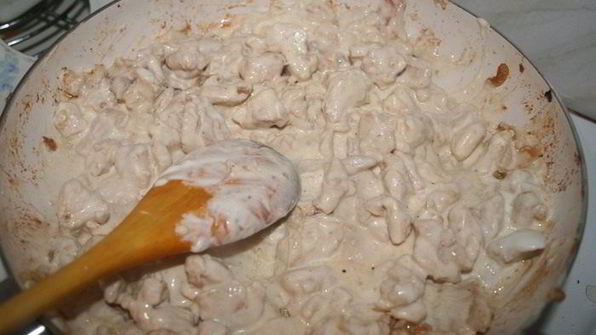 хрустящие корзинки с курицей из домашнего слоеного теста