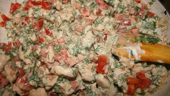 хрустящие корзинки с курицей из домашнего слоеного теста