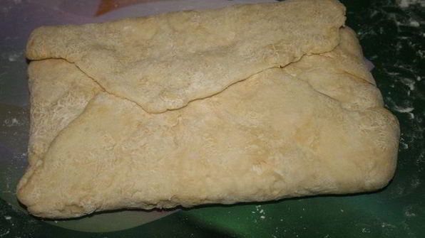 хрустящие корзинки с курицей из домашнего слоеного теста