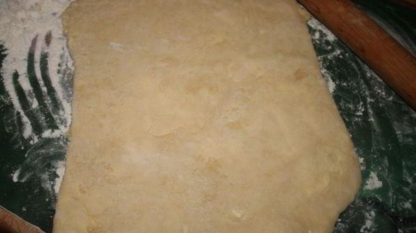 хрустящие корзинки с курицей из домашнего слоеного теста