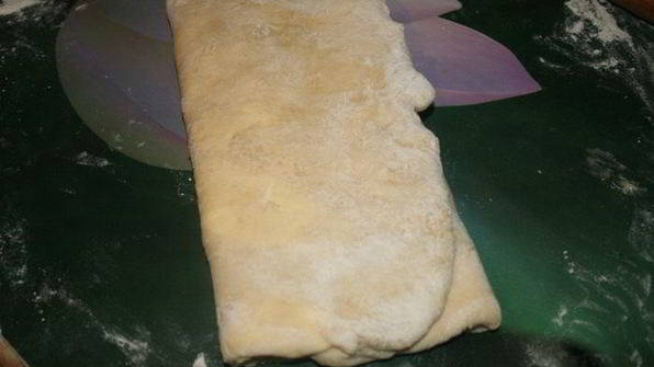 хрустящие корзинки с курицей из домашнего слоеного теста