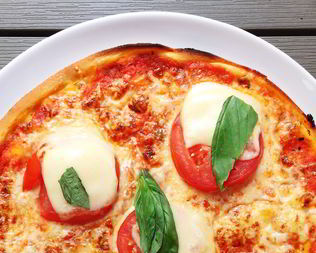 Тесто и начинка для пиццы